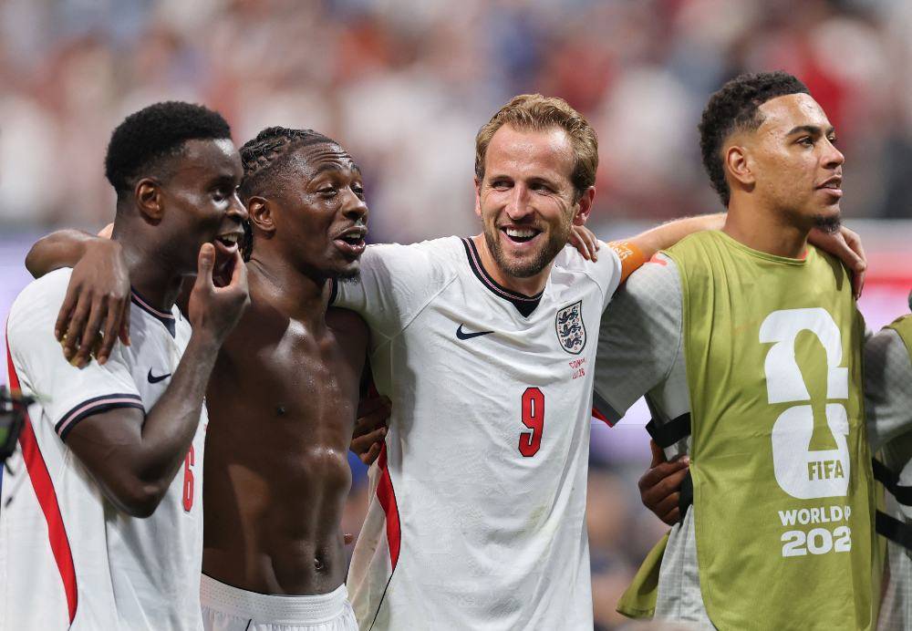 Harry Kane #9 and players of England applaud fans after the team's 2-1 victory in the FIFA World Cup 2026 Round Of 32 match between England and Congo DR at Atlanta Stadium on July 01, 2026 in Atlanta, Georgia. Photo by Michael Reaves/Getty Images via AFP