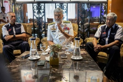 Chief of the Royal Malaysian Navy Admiral Tan Sri Dr Zulhelmy Ithnain speaking to the media during a press conference after the Combattante 53rd Anniversary Celebration on July 2.
Also present former Armed Forces Chief Tan Sri Mohd Anwar Mohd Nor and First Admiral (R) Datuk Danyal Balagopal Abdullah.
