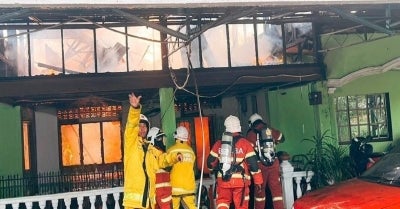 A man suffered 70 per cent burns on his body while trying to extinguish a fire that broke out in his house in Kampung Padang Perahu, near Jitra, yesterday. Photo courtesy of the Fire and Rescue Department 