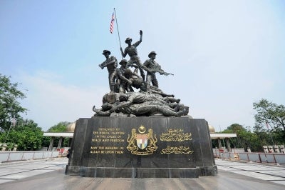 There is a similar monument like Tugu Negara in Washington, D.C. - the Iwo Jima Memorial - and that both monuments were designed by the same sculptor, highlighting the historical connection between the two nations. Photo: Wikipedia