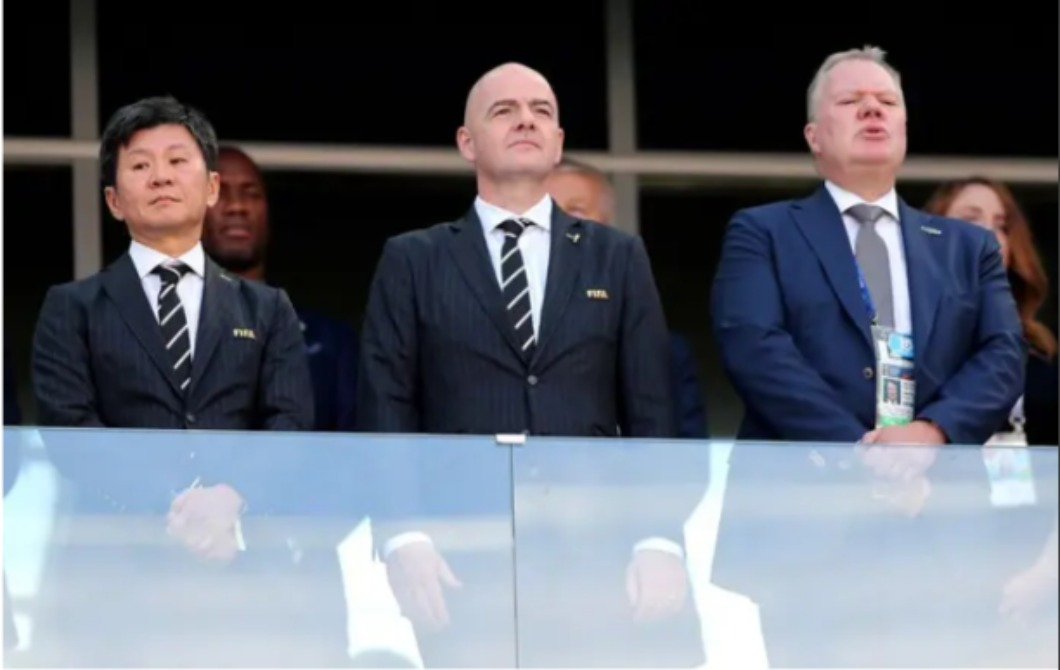 (L - R) President of South Korea Football Association Chung Mong-gyu, FIFA president Gianni Infantino and President of the Swedish Football Association Karl-Erik Nilsson in 2018. REUTERS/Ivan Alvarado/File Photo