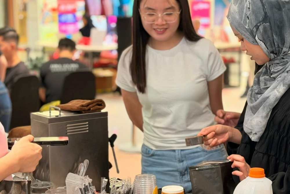 The competition attracted strong support from industry players and spectators, many of whom stayed to watch the participants present their creations and explain the inspiration behind their drinks. - Photo: Instagram / @klgccmall