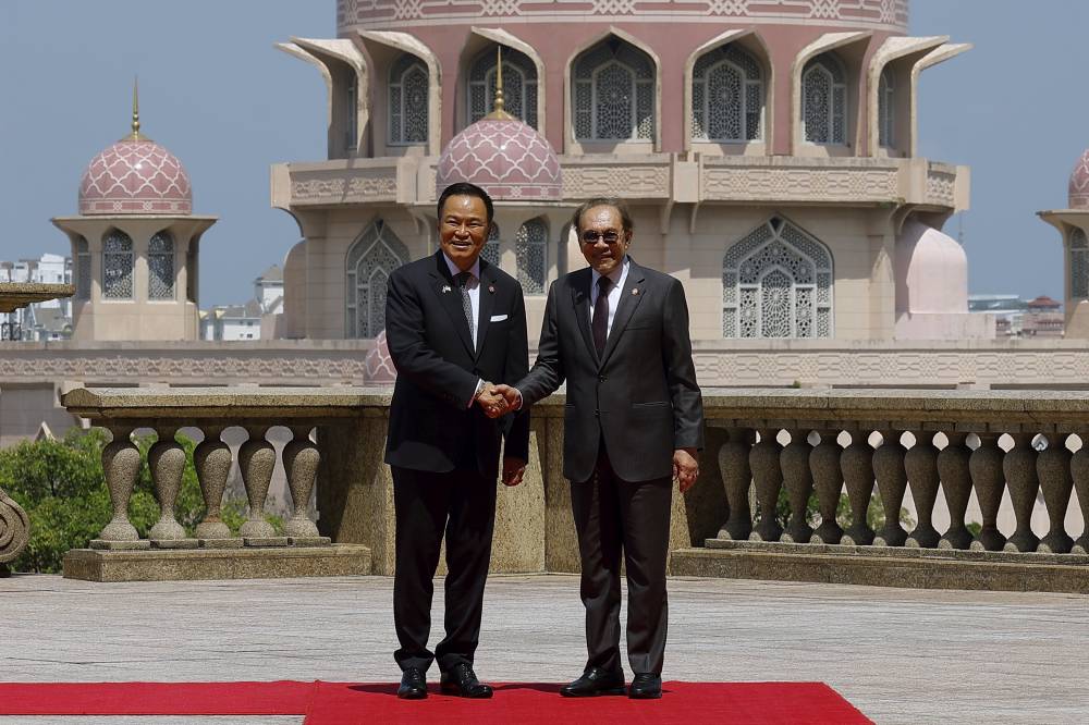 Anwar hosts official luncheon for visiting Thai prime minister