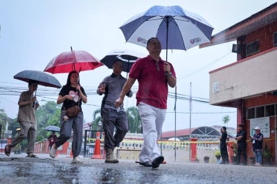 Johor voters head to the polls today. BERNAMA photo.