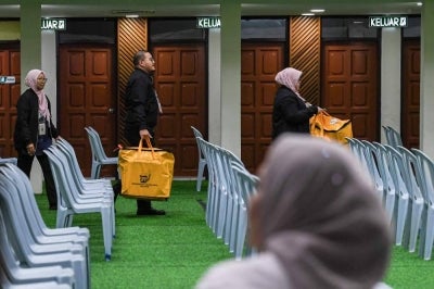 Parti Pejuang Tanah Air (Pejuang)'s sole candidate representing Perikatan Nasional (PN), Soraya Sulaiman, is trailing far behind in the Gambir state seat in the Johor state election (PRN Johor). Photo by Bernama