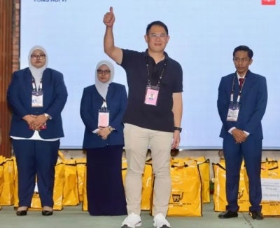 Barisan Nasional has retained the Yong Peng state seat after MCA's Ling Tian Soon defeated Pakatan Harapan's Yong Hui Yi by a 4,603-vote majority.