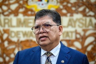 Dewan Rakyat Speaker Tan Sri Dr Johari Abdul confirmed that lawmakers successfully passed 13 separate legislative bills and approved multiple policy motions. BERNAMA photo