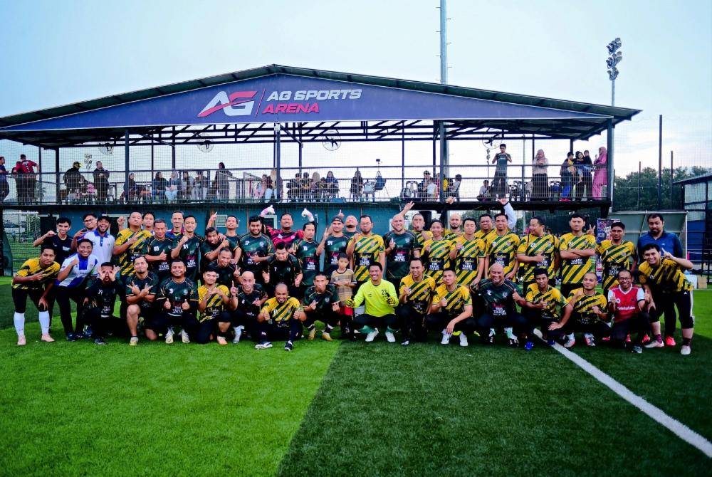 Radio United and Menteri Agama FC’s friendly match brought together broadcasters, government representatives and public figures to promote unity, sportsmanship and healthy living.