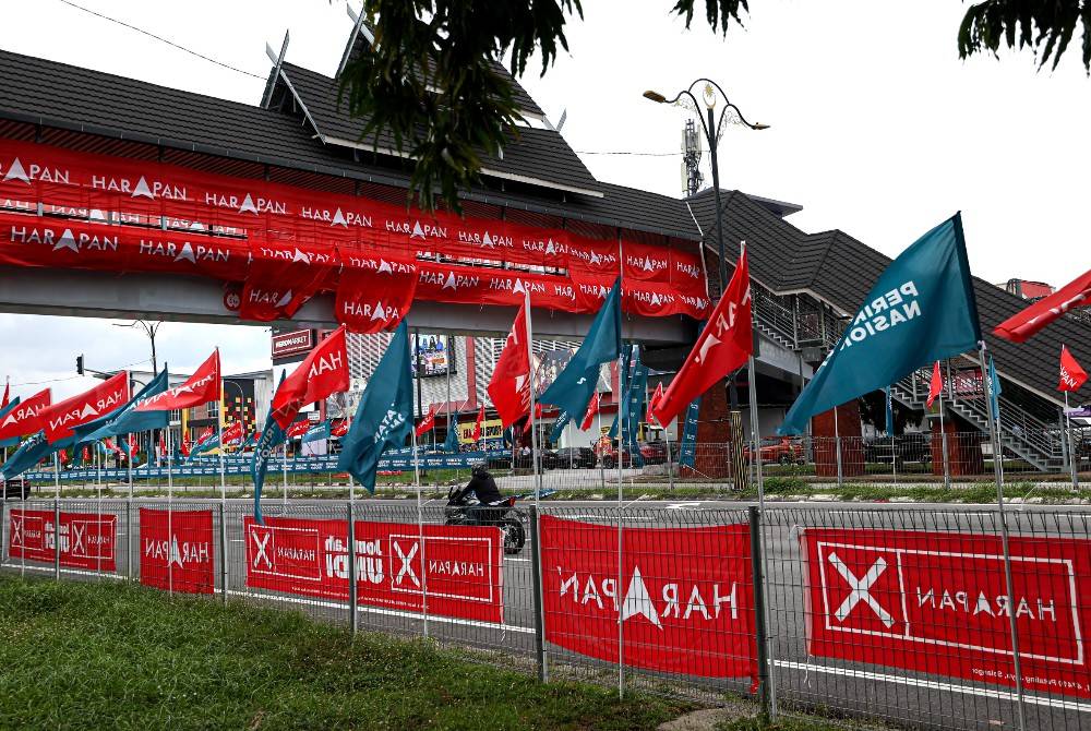 The understanding between BN and PN for the Negeri Sembilan state election is widening the political perception gap between BN and PH, but it does not signal a split within the unity government. - Photo by Bernama