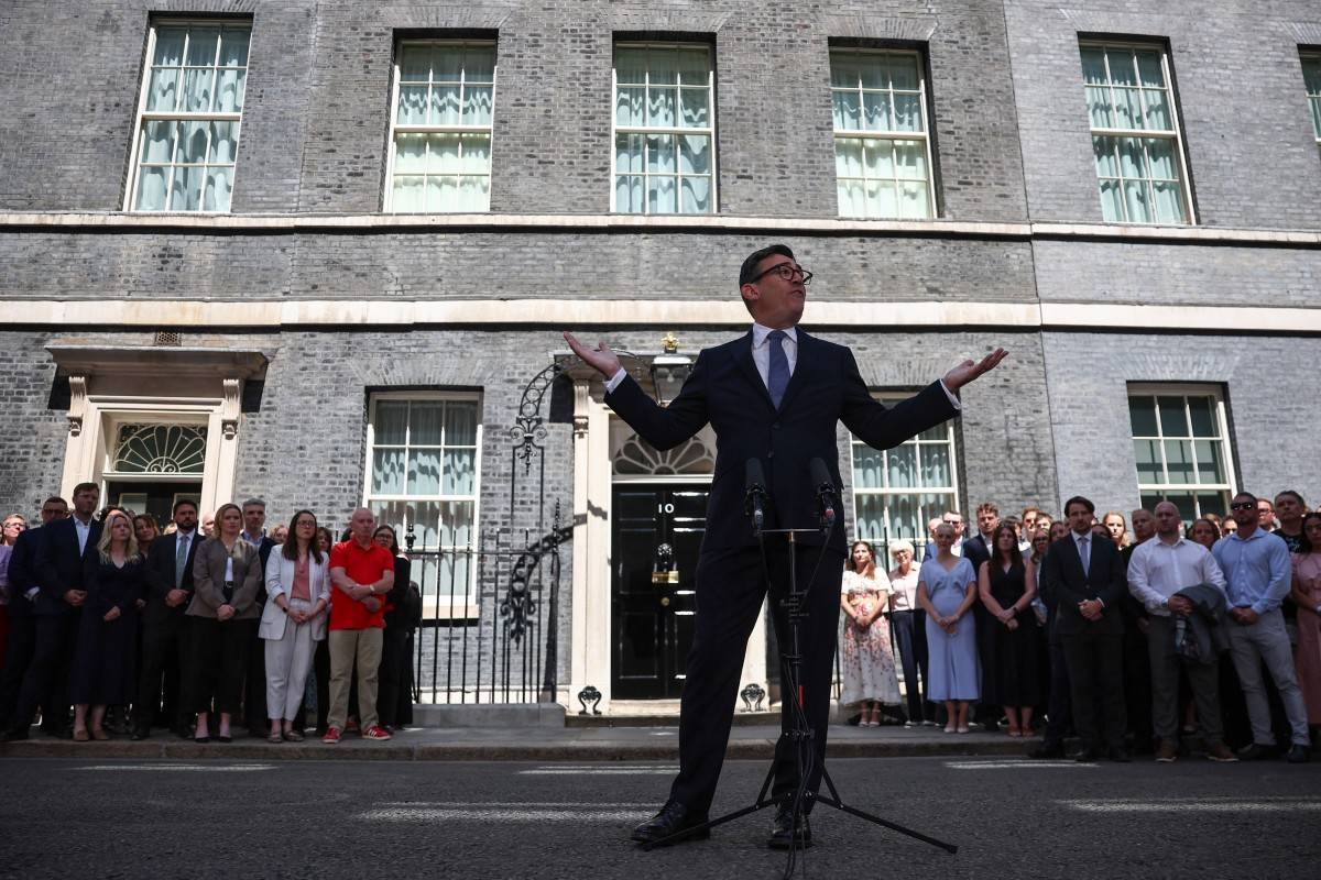 UK prime minister scraps VAT on electricity bills from October