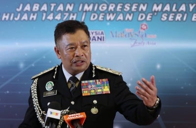 Immigration director-general Datuk Zakaria Shaaban. BERNAMA file photo.