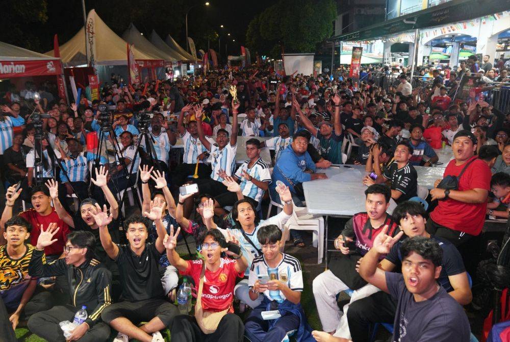 Sorak Sampai Serak took centre stage at the Riuh Bola Sinar viewing party on July 19 and 20, providing the football supporters' movement with its biggest platform yet to conclude the season while promoting its message of passion, unity and fighting spirit through football.