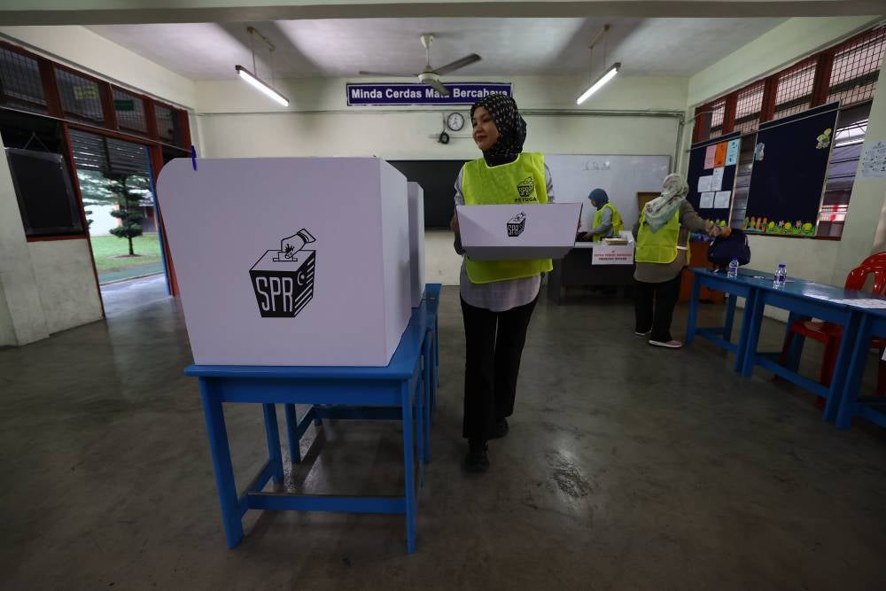 Entering the sixth day of the campaign period for the 16th Negeri Sembilan state election, a clear sentiment is emerging among the local electorate: they want leaders who are not just approachable, but who can actually get things done on the ground. - BERNAMA FILE PIX