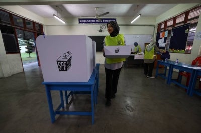 Entering the sixth day of the campaign period for the 16th Negeri Sembilan state election, a clear sentiment is emerging among the local electorate: they want leaders who are not just approachable, but who can actually get things done on the ground. - BERNAMA FILE PIX