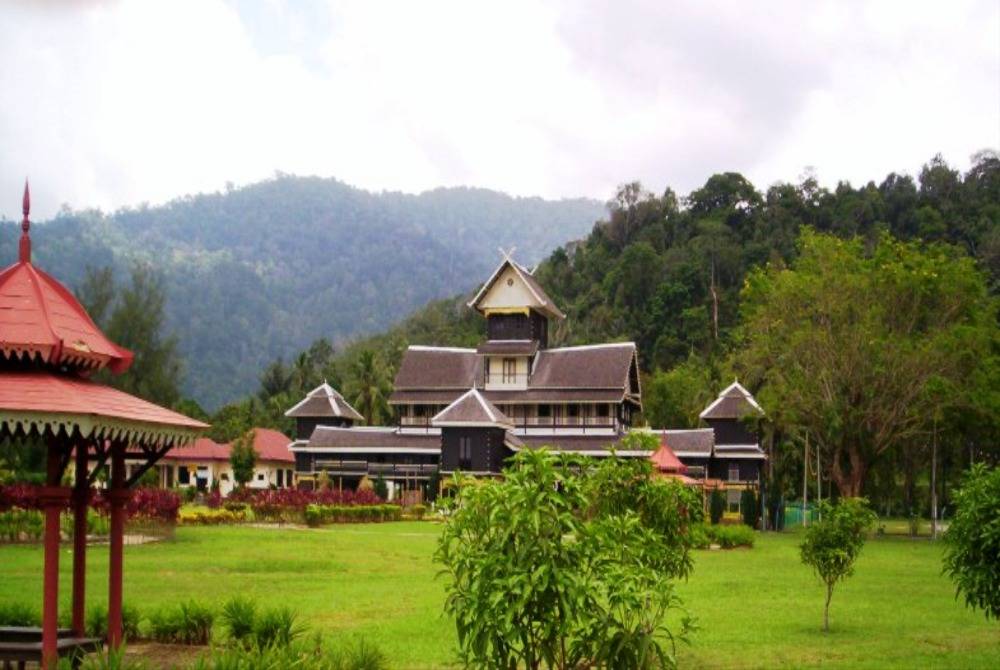 Seri Menanti Palace (Photo from Wikipedia)