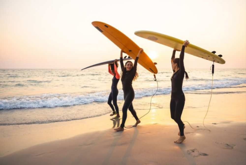 Situated along Patong Beach, Four Points by Sheraton Phuket Patong Beach Resort features 600 guest rooms and suites, as well as multiple outdoor swimming pools and a 24-hour fitness centre.