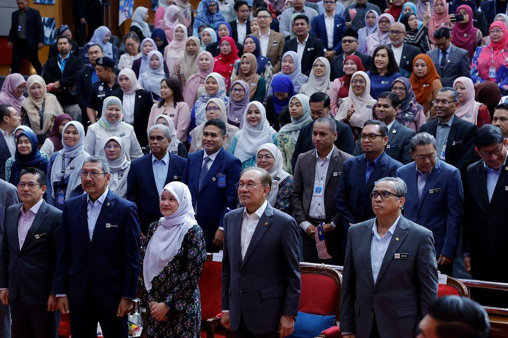 Prime Minister Datuk Seri Anwar Ibrahim during a meeting with Education Ministry staff today. Photo by Bernama