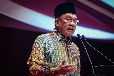 Anwar said the country's aspirations in economic growth, artificial intelligence (AI), and technological advancement could only be realised through the dedication of educators who nurture and prepare future generations.
--fotoBERNAMA (2026) HAK CIPTA TERPELIHARA