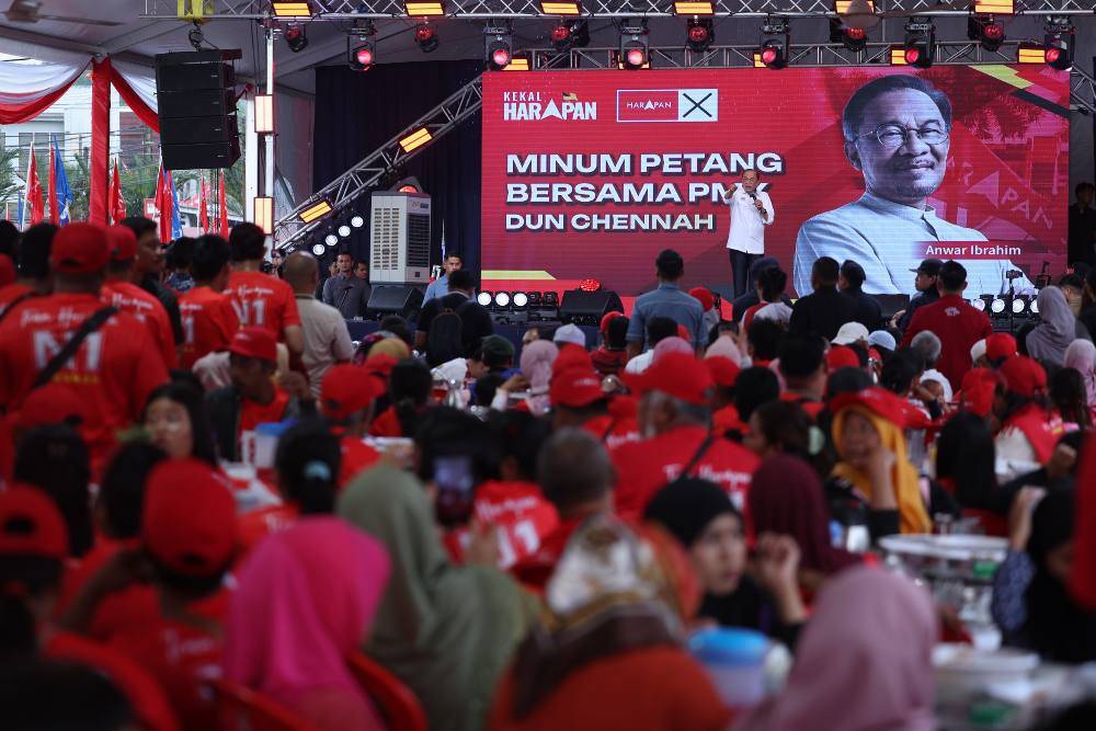 Speaking at the Minum Petang Bersama PMX programme in Simpang Durian on Wednesday (July 29), Anwar said Malaysia’s diversity should be embraced and protected while assuring voters that the constitutional position of Malays and Islam remained secure. Photo by Bernama