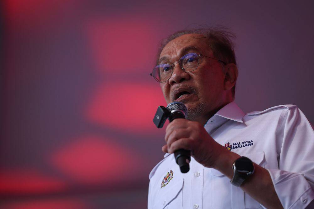 Speaking at the Minum Petang Bersama PMX programme in Simpang Durian on Wednesday (July 29), Anwar said those responsible in the alleged financial mismanagement involving Tabung Haji should face legal action if sufficient evidence was found. Photo by Bernama