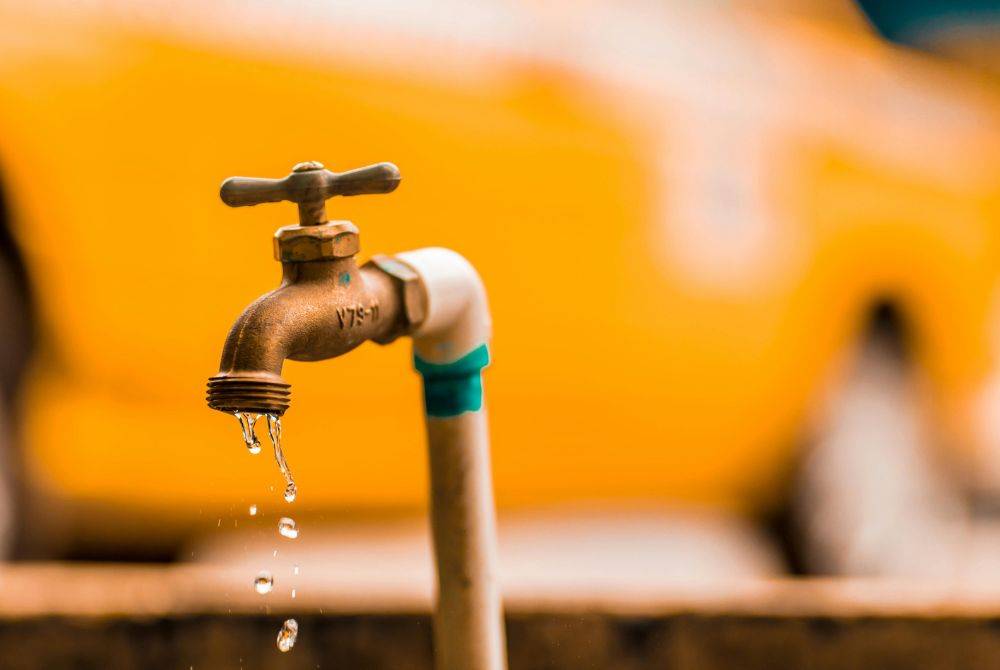 Despite being Malaysia's smallest state, Perlis recorded the country's highest NRW level in 2025, showing that state size is not the main factor behind treated water losses. Photo for illustrative purposes only - Canva