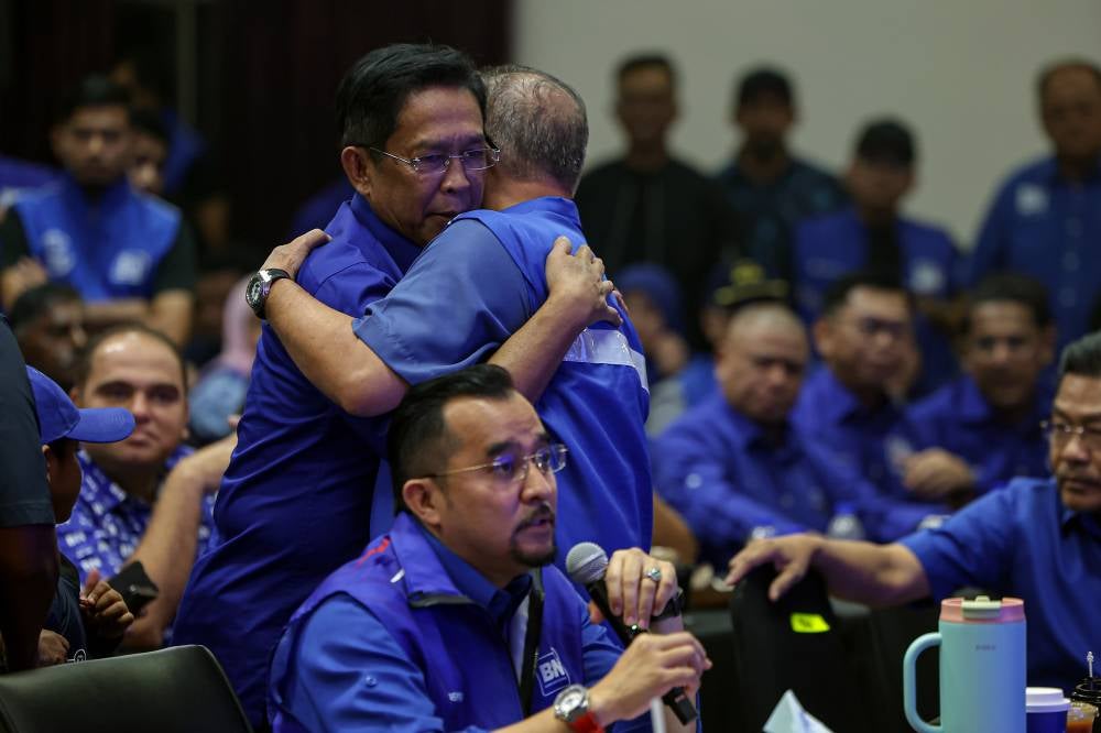 Negeri Sembilan Umno chairman Datuk Seri Jalaluddin Alias said the matter of selecting the new Negeri Sembilan Menteri Besar candidate should be referred to BN chairman, who is also Umno president Datuk Seri Ahmad Zahid Hamidi. - Photo by Bernama