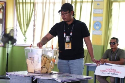  Kota state constituency recorded the highest turnout so far at 72.1 per cent, closely followed by Seri Menanti and Labu at 70.9 per cent each.
--fotoBERNAMA (2026)