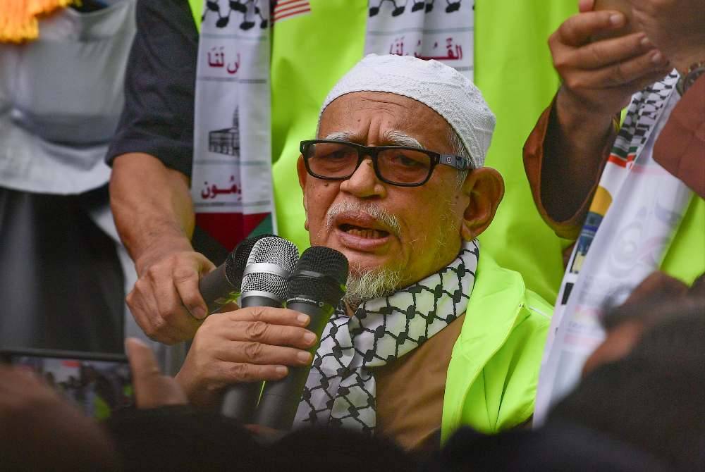 The mandate given to Perikatan Nasional (PN) in the 16th Negeri Sembilan state election sends a clear signal that the people support efforts to foster unity based on justice, well-being and harmony in a multiracial society, says Pas president Tan Sri Abdul Hadi Awang. - Photo by Bernama