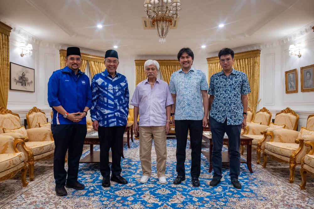 Barisan Nasional (BN) chairman Datuk Seri Ahmad Zahid Hamidi has submitted three names for the post of Negeri Sembilan Menteri Besar to the Yang di-Pertuan Besar, Tuanku Muhriz. Photo: Facebook/Zahid Hamidi