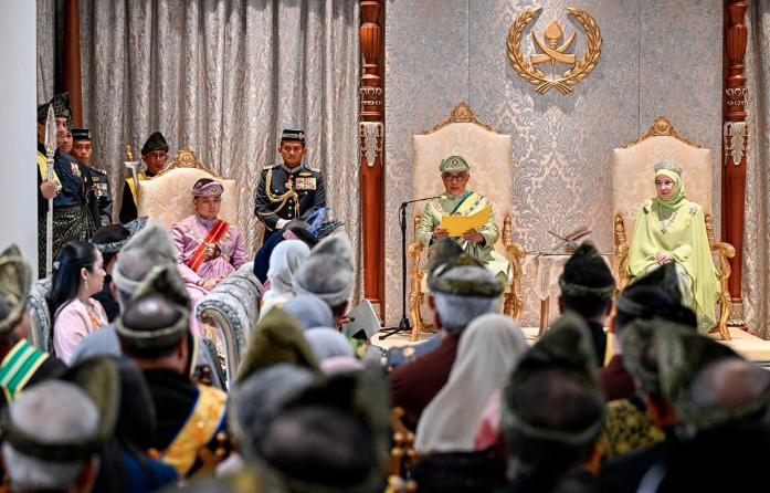 Photo taken from Kesultanan Pahang Facebook page.