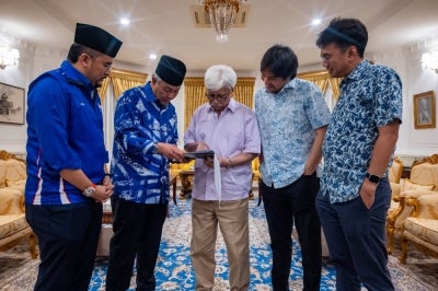 Barisan Nasional (BN) chairman Datuk Seri Ahmad Zahid Hamidi has submitted three names for the post of Negeri Sembilan Menteri Besar to the Yang di-Pertuan Besar, Tuanku Muhriz. Photo: Facebook/Zahid Hamidi