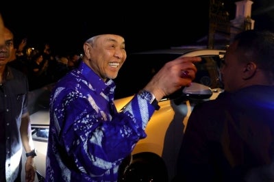 Barisan Nasional (BN) Chairman Datuk Seri Dr Ahmad Zahid Hamidi when met by the media after having an audience with the Yang Dipertuan Besar of Negeri Sembilan Tuanku Muhriz Tuanku Munawir at Istana Hinggap. BERNAMA photo