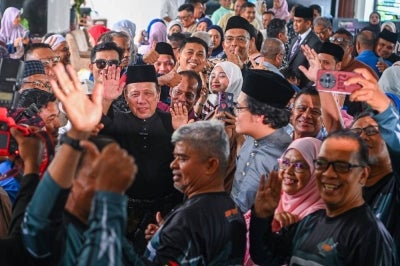 Newly appointed Negeri Sembilan Menteri Besar Datuk Ismail Lasim has pledged to honour the mandate placed in him by carrying out his administrative responsibilities fairly, transparently, and effectively for the progress of the state. BERNAMA photo