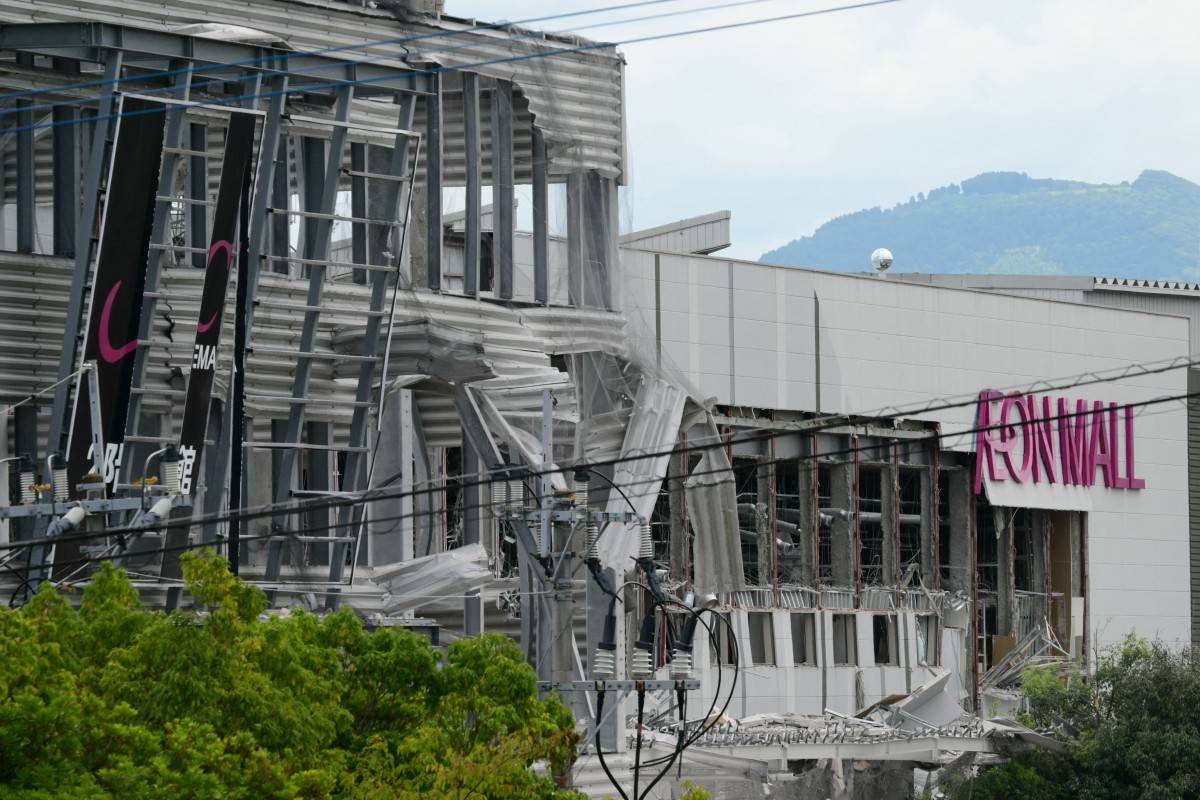 Two evacuated employees who died in Japan's Aeon Mall explosion told to return inside by employer