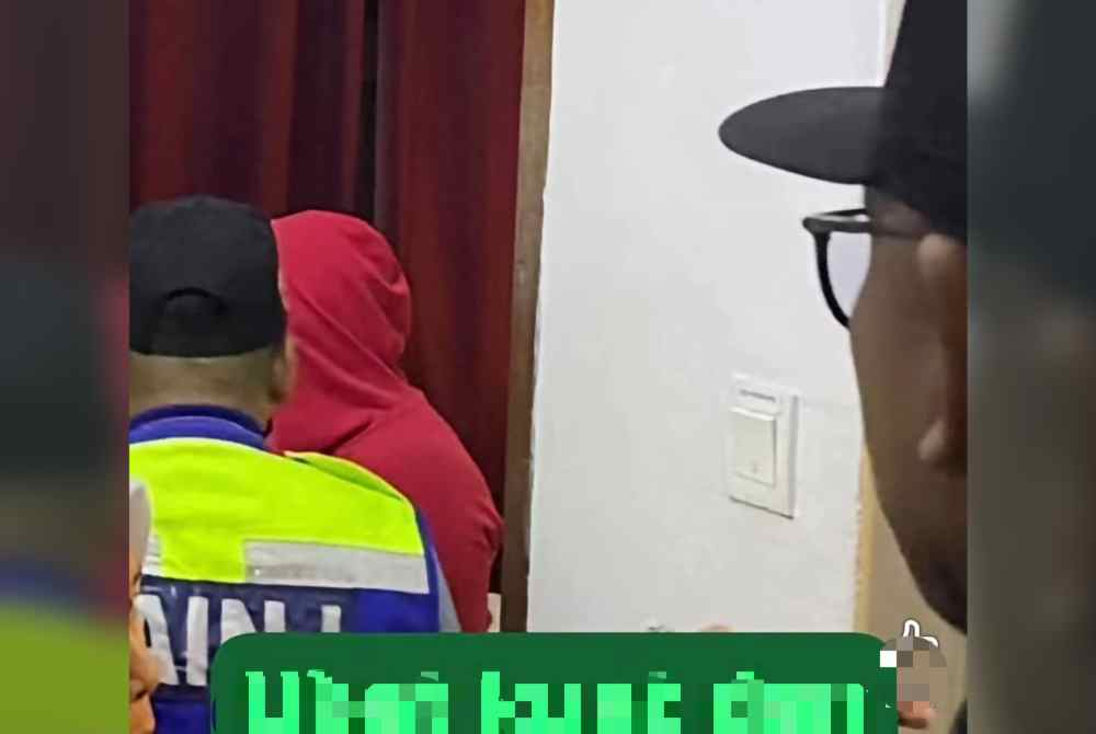 The Johor State Religious Department (JAINJ) detained a married man and a divorcee for alleged khalwat (close proximity) at a hotel here at 11.30pm on Friday.