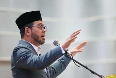 Unregistered marriages can have serious implications on children’s rights and family welfare, including difficulties in obtaining birth certificates, accessing education and healthcare, as well as inheritance matters, said Minister in the Prime Minister’s Department (Religious Affairs) Dr Zulkifli Hasan. Bernama FILE PIX