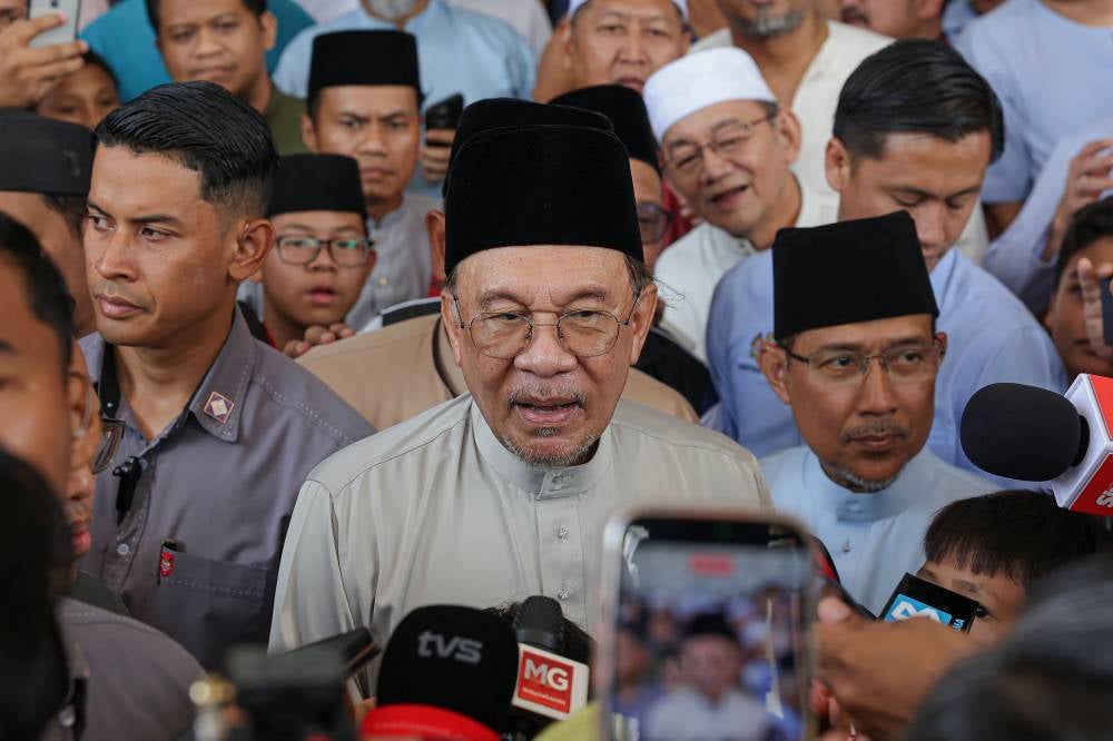 Prime Minister Datuk Seri Anwar Ibrahim has apologised for being unable to attend today’s Special Sitting of the Dewan Rakyat to debate the RCI Report on Tabung Haji. - BERNAMA FILE PIX