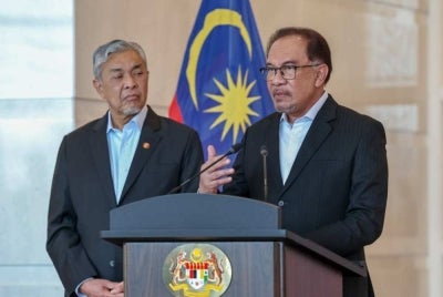 Deputy Prime Minister Datuk Seri Dr Ahmad Zahid Hamidi calls on Malaysians to pray for the speedy recovery of Prime Minister Datuk Seri Anwar Ibrahim, who is currently resting after undergoing a minor surgical procedure. - Bernama Photo