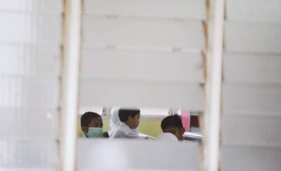 Six schools in Tebedu, Sarawak were closed today after the Air Pollutant Index (API) reading exceeded 200. - BERNAMA FILE PIX