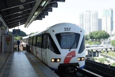 After six weeks of enjoying free fares, passengers on the Light Rail Transit 3 (LRT3) Shah Alam Line will start to pay for their rides starting tomorrow (Aug 15). - BERNAMA FILE PIX