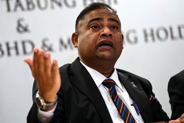 The son of former Baling MP Datuk Seri Abdul Azeez Abdul Rahim has dismissed claims that have gone viral on social media that his father was arrested by the MACC, last night. - BERNAMA FILE PIX