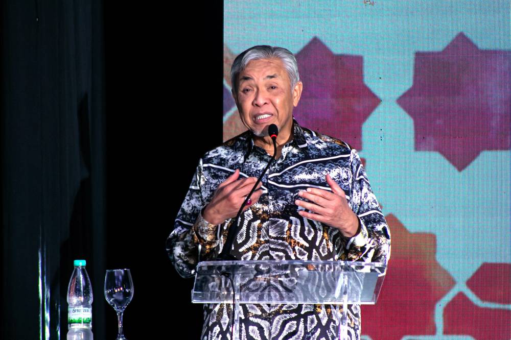 Deputy Prime Minister Datuk Seri Dr Ahmad Zahid Hamidi said the plans involved coordination among agencies and integration of public transport systems, as travel patterns were expected to change, particularly around the city centre and areas directly connected to the system. BERNAMA file photo