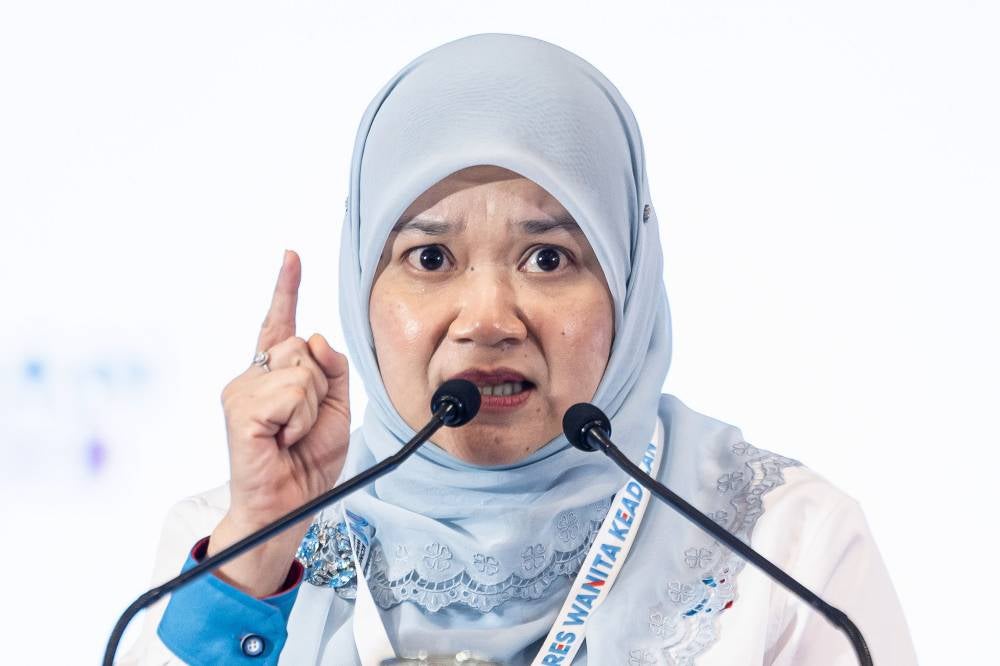 The 2026 Sijil Pelajaran Malaysia (SPM) examination schedule is expected to be announced this evening after receiving the approval of Education Minister Fadhlina Sidek (pictured). BERNAMA file photo
