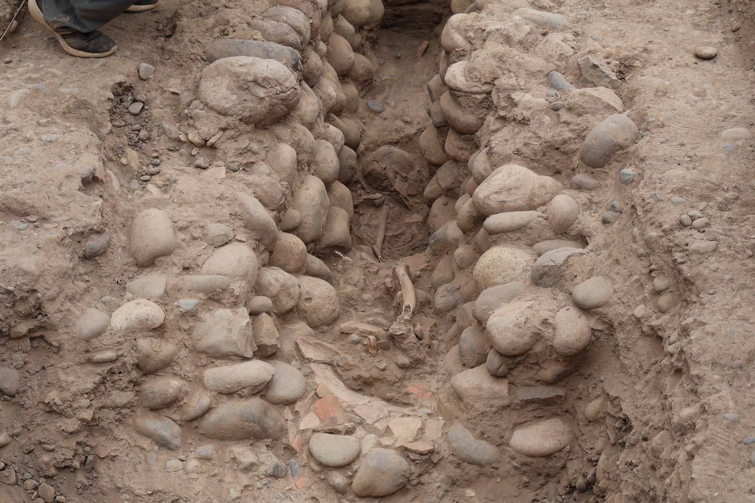 Archaeologists uncover 1,400-year-old suspected human sacrifice at Peruvian pyramid site