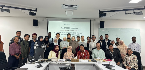Tengku Ampuan Pahang Tunku Azizah Aminah Maimunah Iskandariah during her presentation at a conference on Manuscripts and Diversity of Islam in Southeast Asia at the Faculty of Islamic Studies, Universitas Islam Internasional Indonesia, in Jakarta today. (Photo provided)