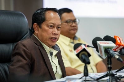 Deputy Works Minister and Umno Supreme Council member Datuk Seri Dr Ahmad Maslan - Photo by Bernama