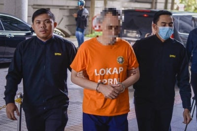 A former chief executive officer of Lembaga Tabung Haji has been remanded for seven days to assist the Malaysian Anti-Corruption Commission (MACC) investigation following revelations in the Royal Commission of Inquiry (RCI) report on TH. - Photo by Bernama