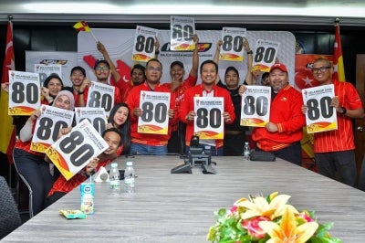 Selangor Youth, Sports and Entrepreneurship Committee chairman Mohd Najwan Halimi celebrating the contingent’s achievement of its 80th gold medal target at the Malaysia Games (Sukma) 2026 during a press conference at the Selangor State Sports Office, today. - Photo by Bernama