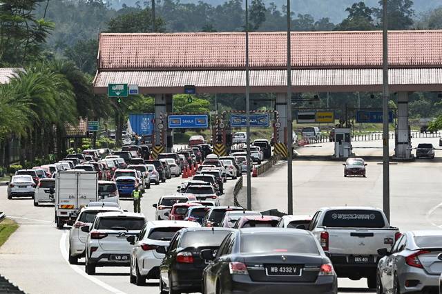 Plus Malaysia Berhad (Plus) expects an increase in traffic flow of up to 2.2 million vehicles on its highways during peak days from Aug 28 to 31 and Sept 4 to 7 in conjunction with the National Day celebrations and school holidays. Photo for illustrative purposes only - BERNAMA FILE PIX