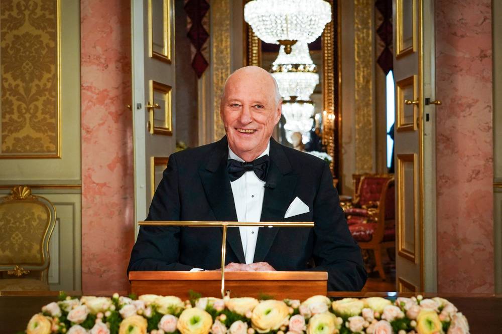 Picture taken on December 12, 2021 shows King Harald V of Norway delivering the New Year's speech at the Palace at the transition between 2021 and 2022. Norway's King Harald V, Europe's oldest reigning monarch, died on August 28,2026 at the age of 89, the royal palace announced. (Photo by Lise ?serud / NTB / AFP) / Norway OUT